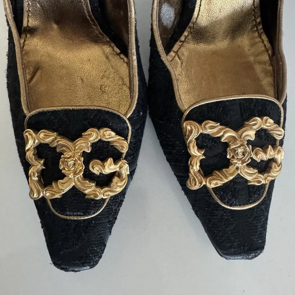 Dolce & Gabbana Baroque Black Pumps Gold‎ DG Logo Brooch Womens 39 Y2K Vintage